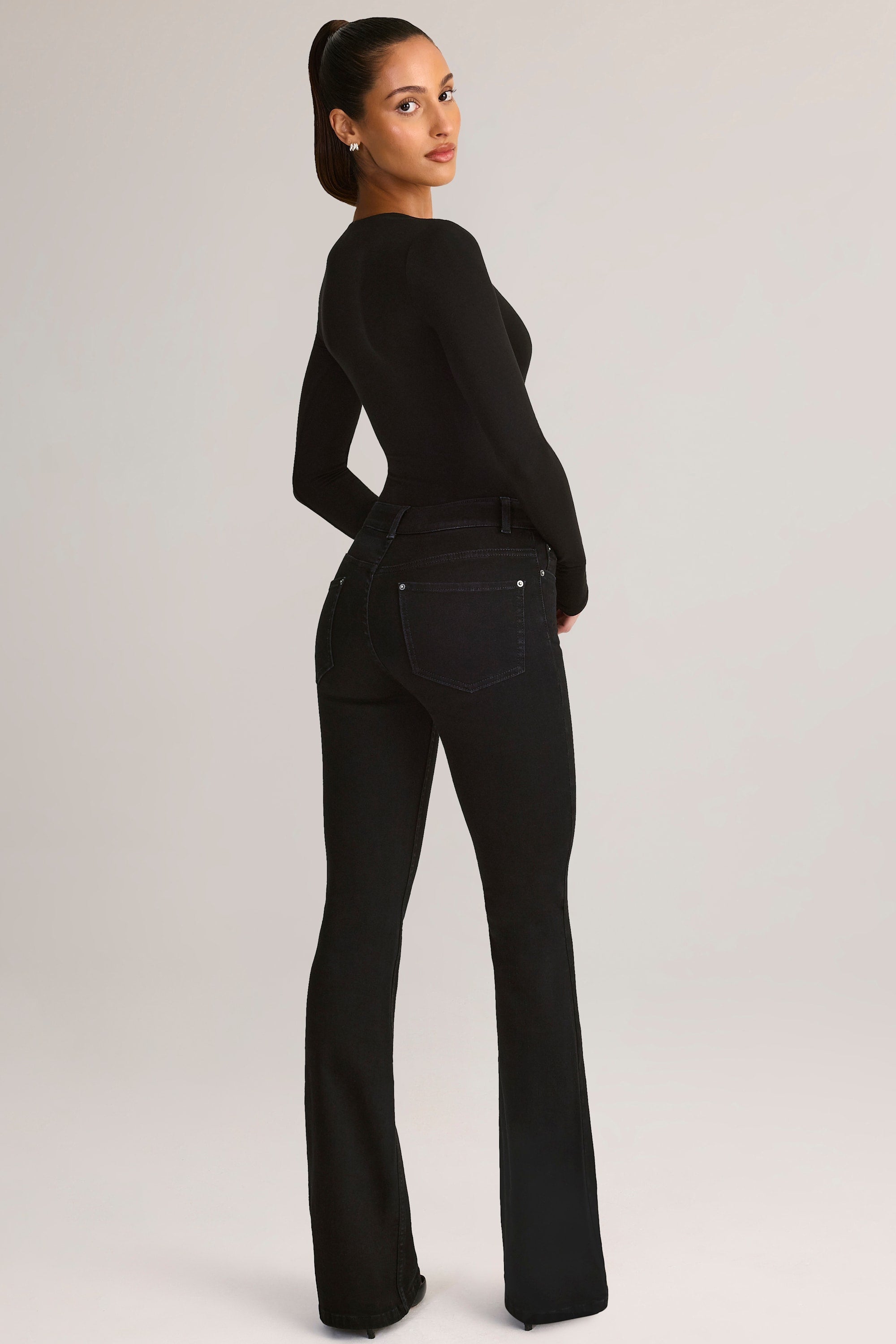 Mid-Rise Flared Jeans in Black